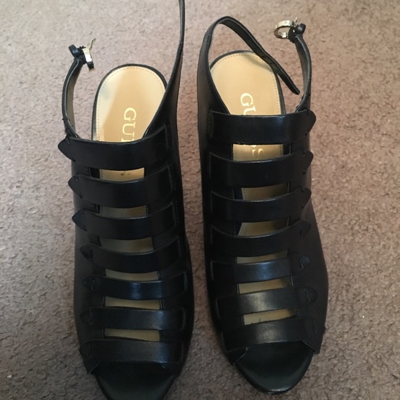 Guess Shoes - GUESS Black Wedges❤️